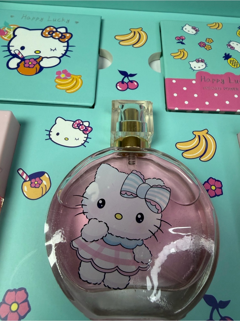 Hello Kitty Mint MakeUp Set - - Picture 4 of 10